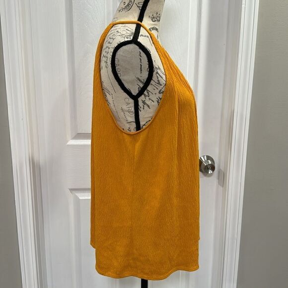 ALFANI CRINKLED TEXTURED HALTER TOP - Picture 4 of 8